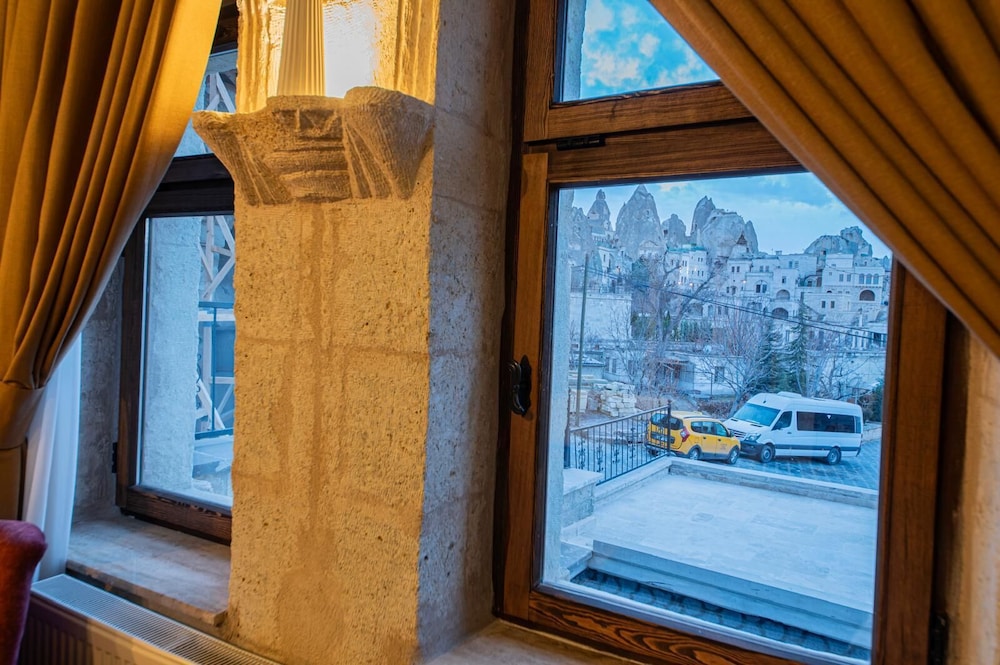Deluxe Double Room, City View photo 3