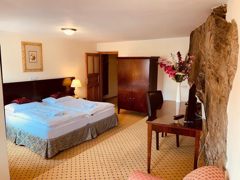 Family Quadruple Room, 1 Bedroom, City View, Annex Building photo 1