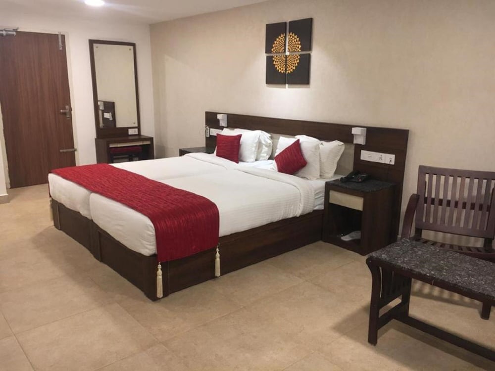 Executive Room - Photo 19