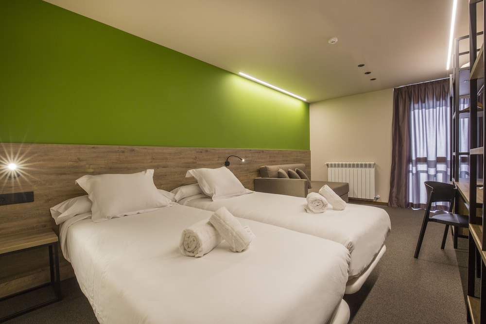 King Room with Sofa Bed photo 3