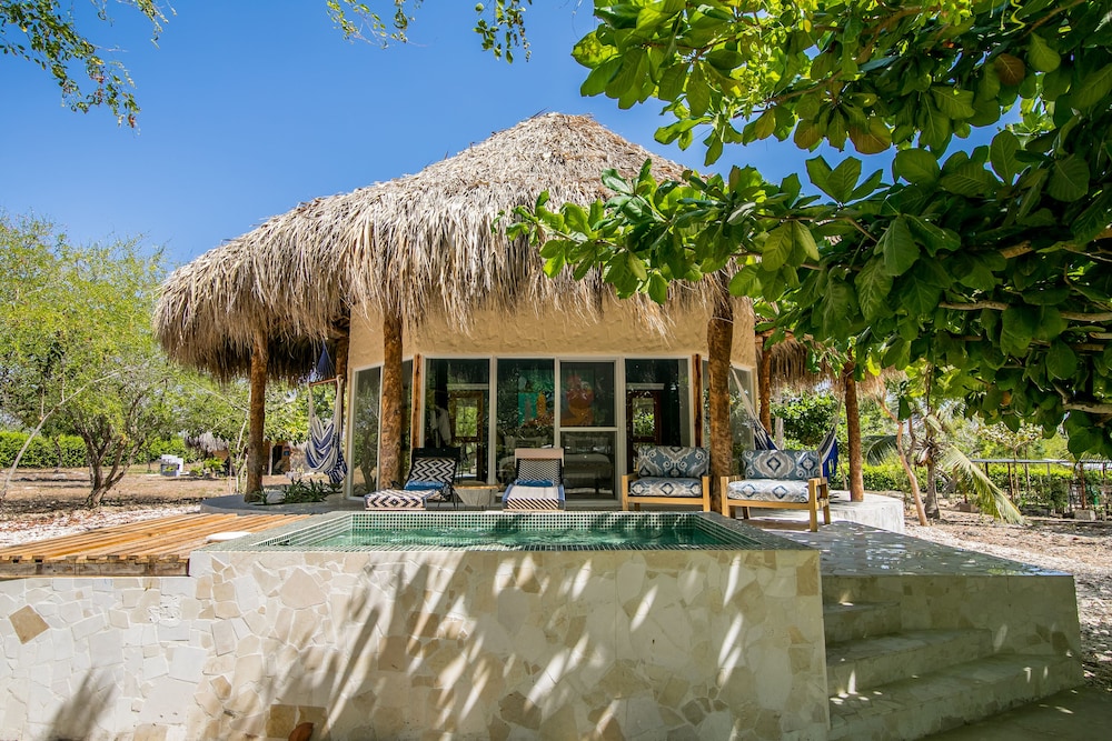 Signature Bungalow, 1 King Bed, Private Pool photo 1