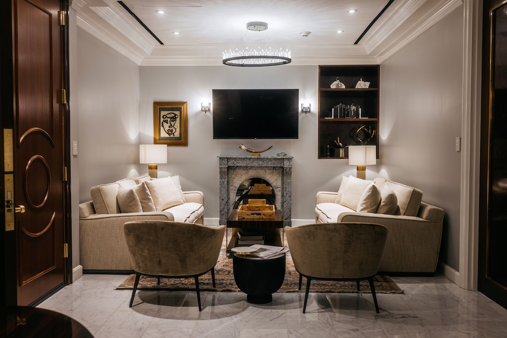 District Suite