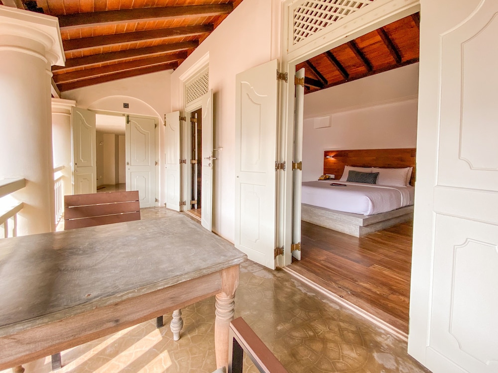 Superior Double Room, Partial Ocean View, Oceanfront photo 3