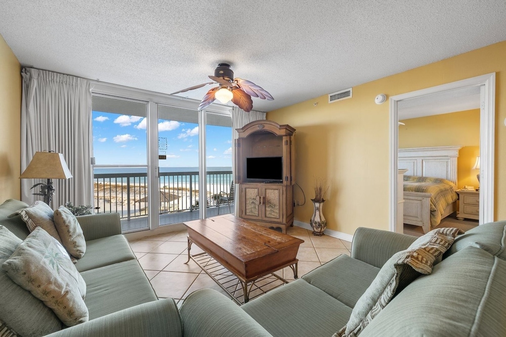 Condo, 2 Bedrooms