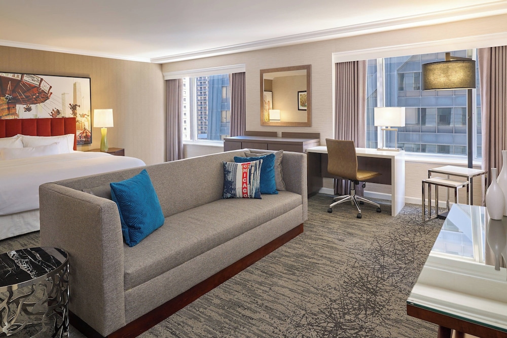 Studio Suite, 1 King Bed (Mobility/Hearing Accessible, Tub) - Photo 2