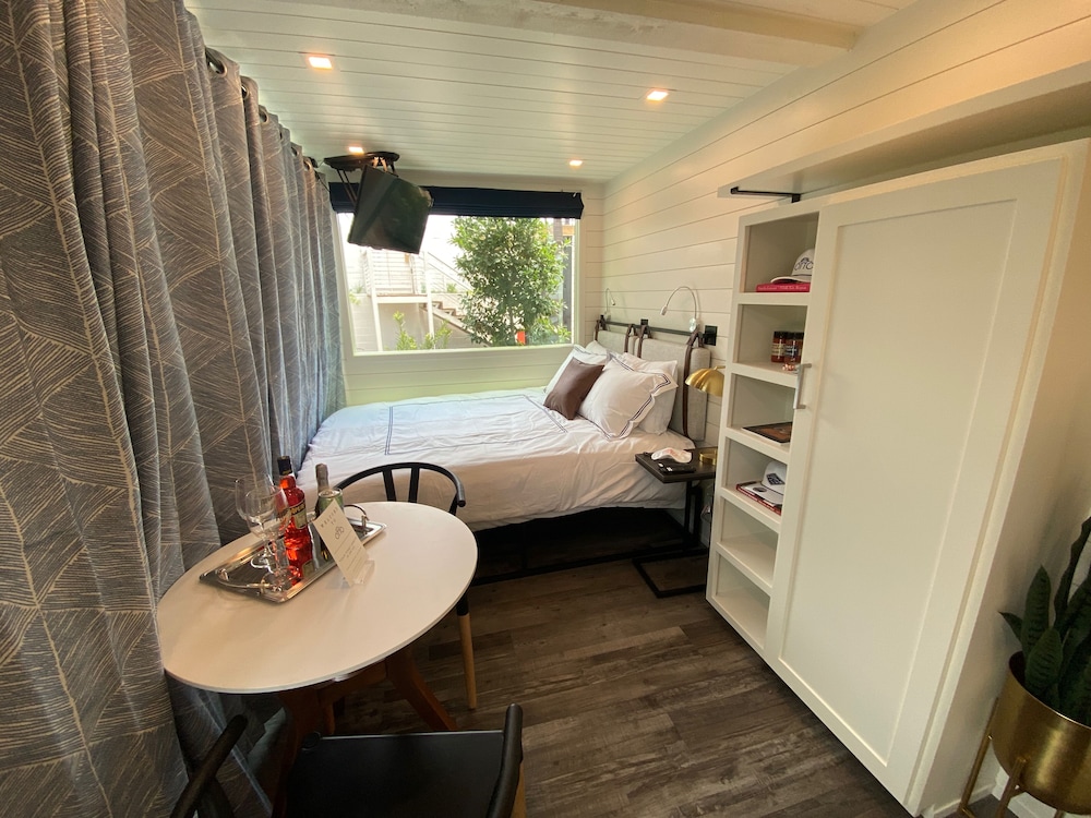 Room Quattro