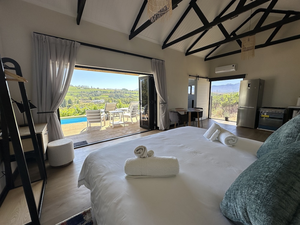 Luxury Villa, 1 King Bed, Vineyard View, Slope side