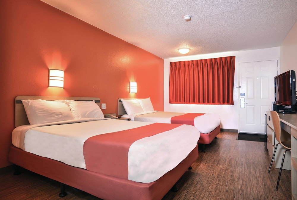 Standard Room, 2 Double Beds, Non Smoking, Refrigerator & Microwave - Photo 4