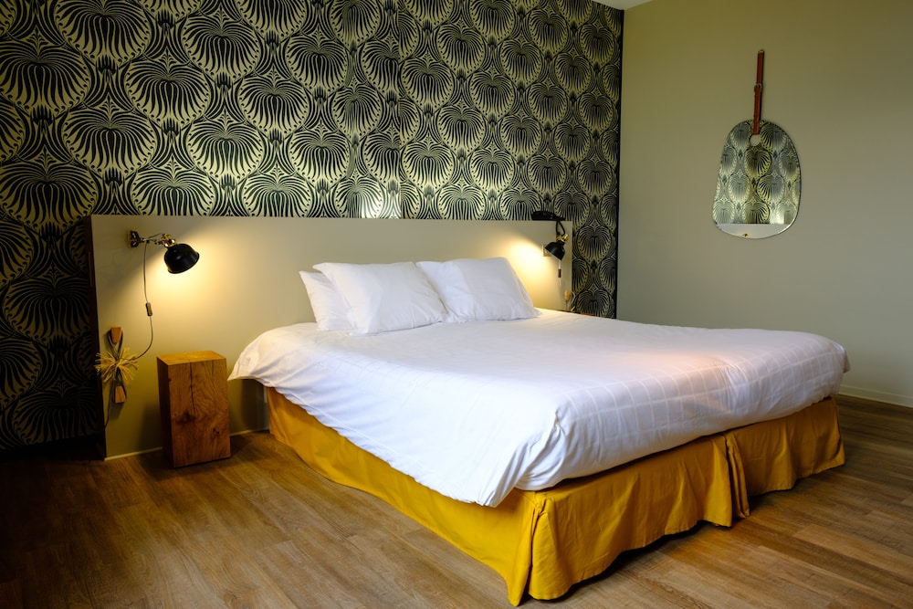 Executive Room - Photo 1