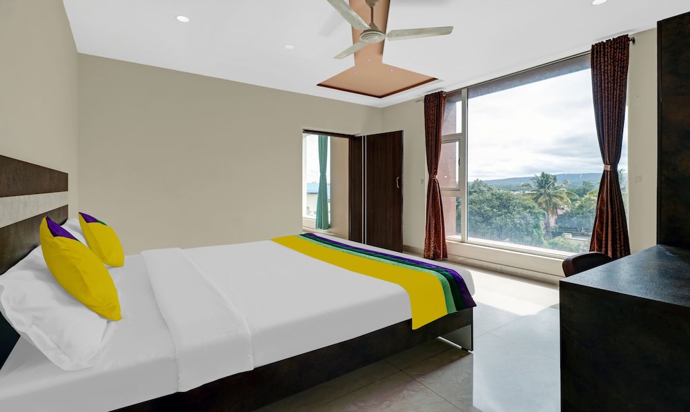 Deluxe Room - Photo 1