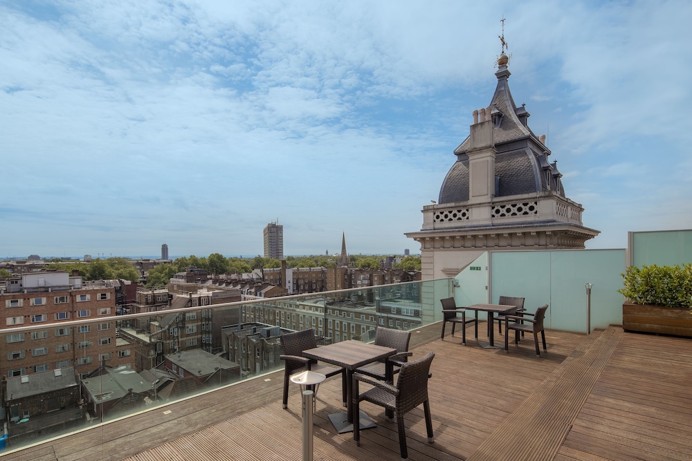 Terrace Suite, 1 King Bed, Terrace thumbnail 6