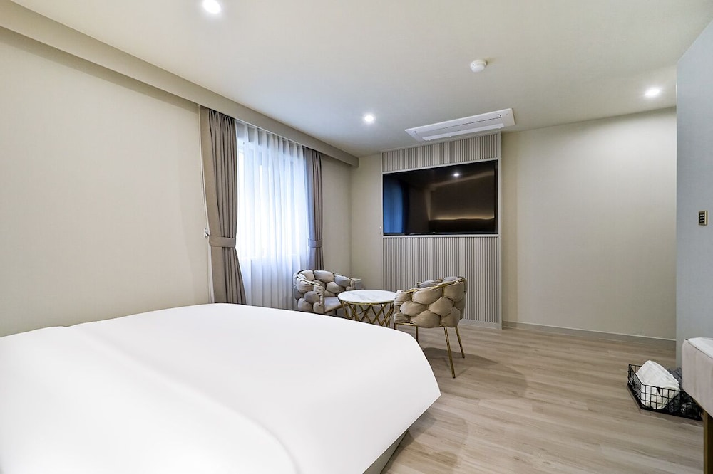 Deluxe Double Room - Photo 1