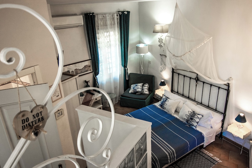 Luxury Triple Room, Terrace photo 1