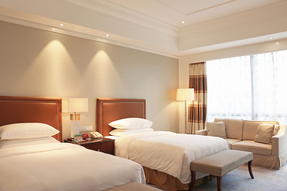 Premier Twin Room photo 2