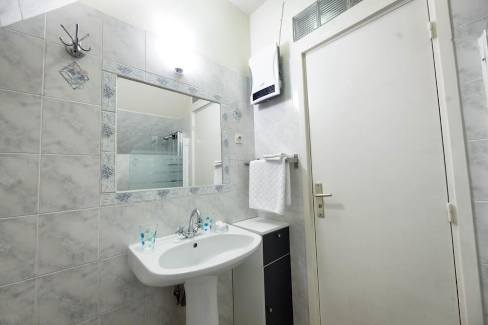 Double Room, 1 Double Bed, Non Smoking - Photo 4
