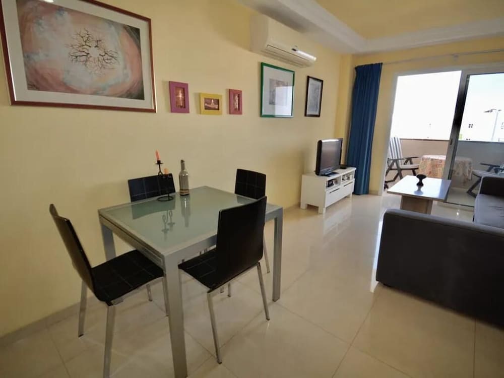 Apartment photo 2
