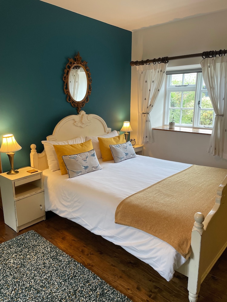 Double Room, 1 King Bed photo 3