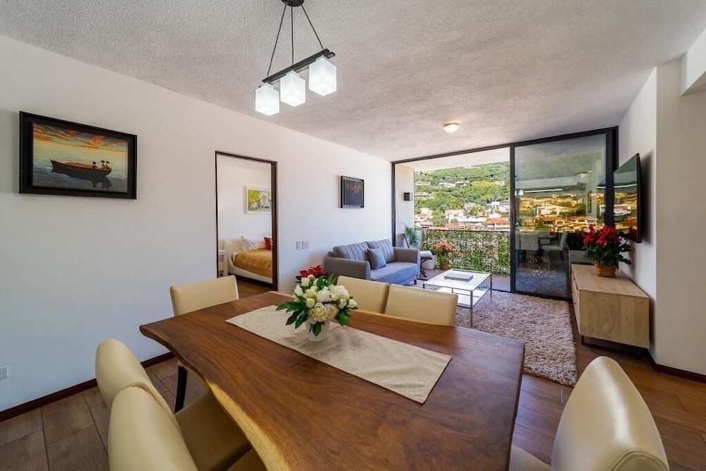 Deluxe Apartment, 3 Bedrooms, Mountain View photo 3