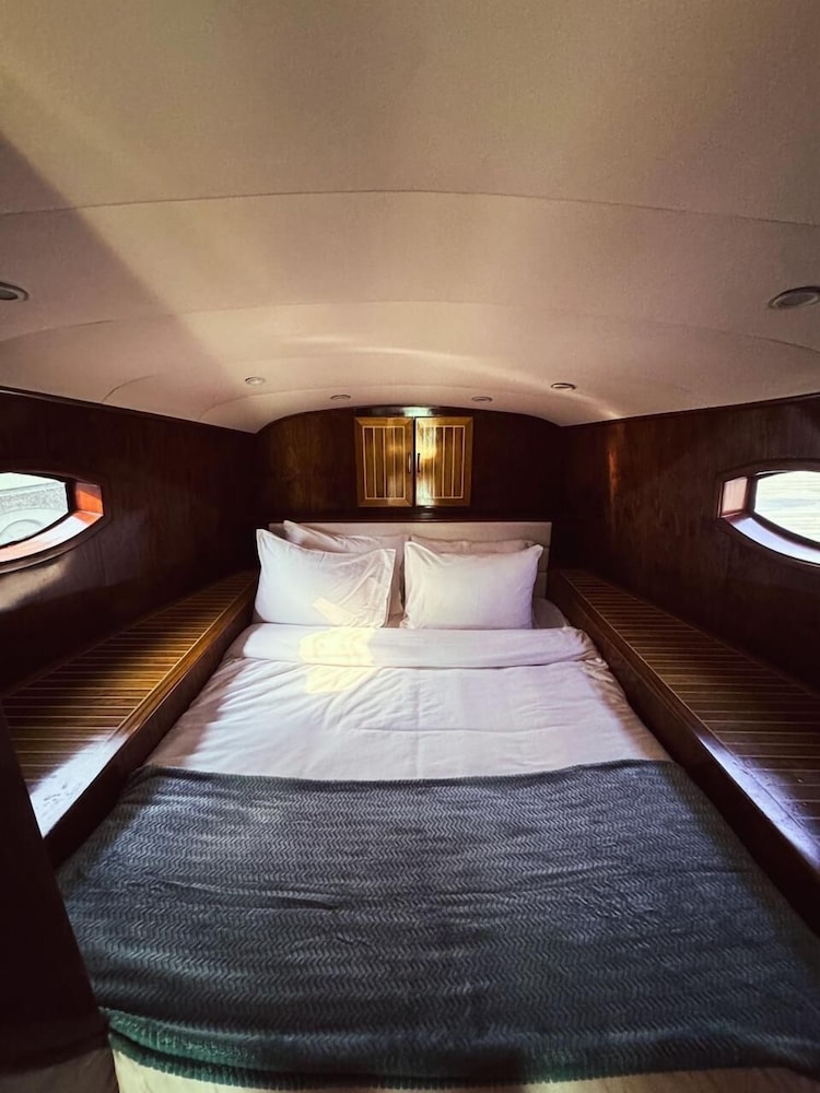 Luxury Studio Suite photo 3