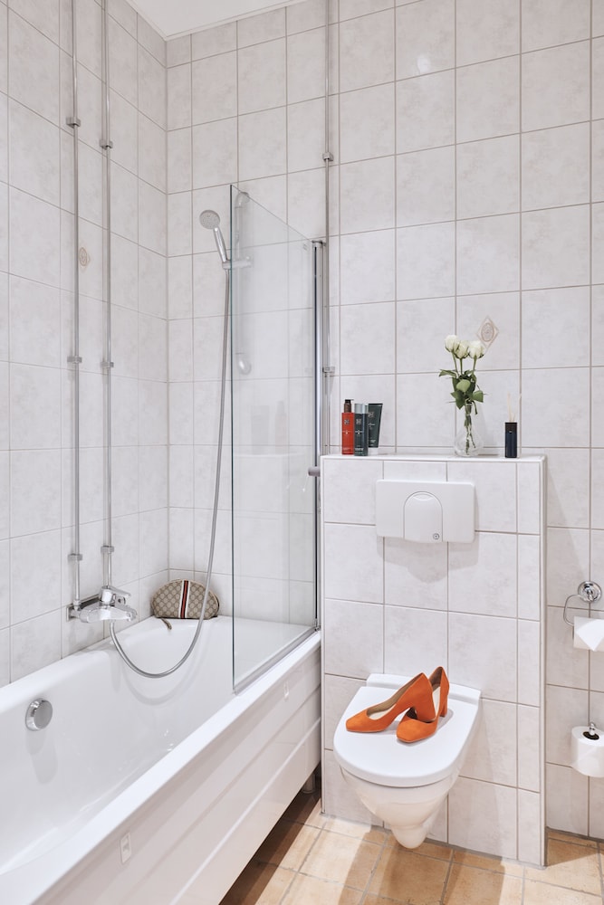 Standard Double or Twin Room - Photo 18
