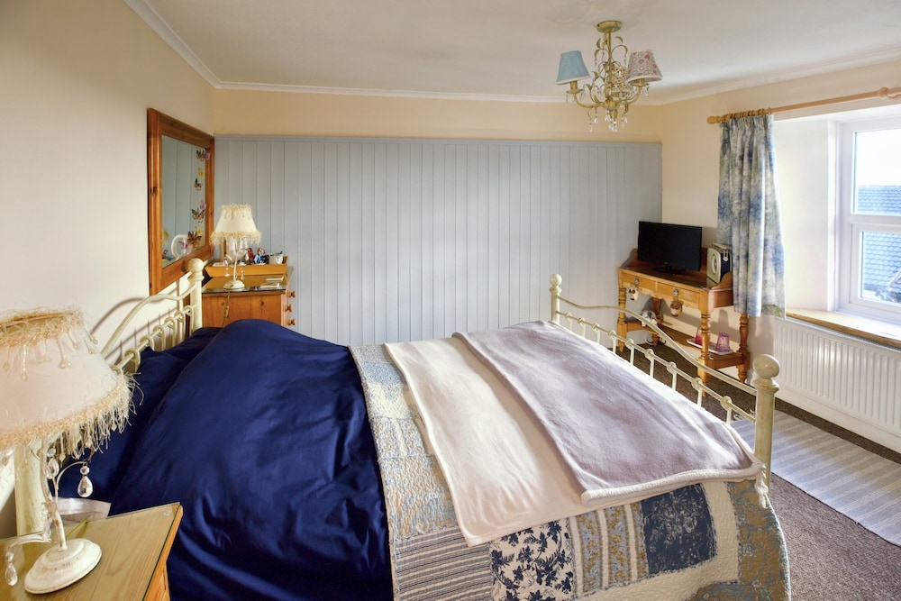 Kayleigh Room, Ensuite photo 3