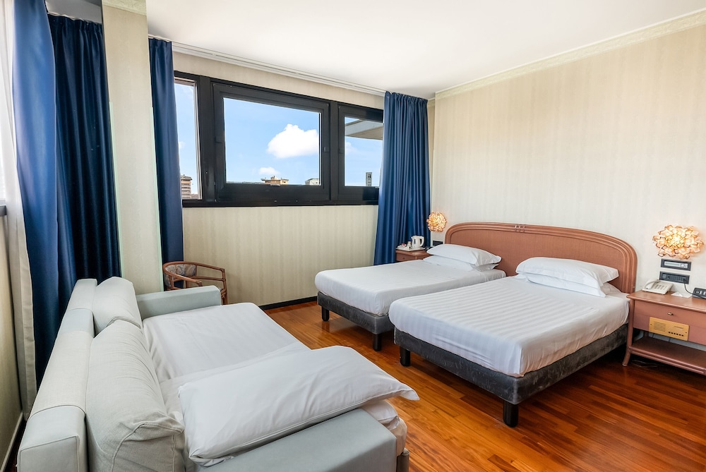 Panoramic Triple Room photo 2