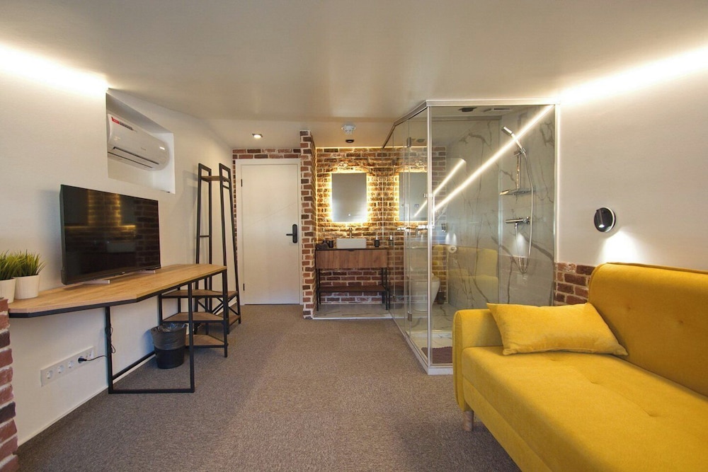 Deluxe Room, Non Smoking, Courtyard View photo 1