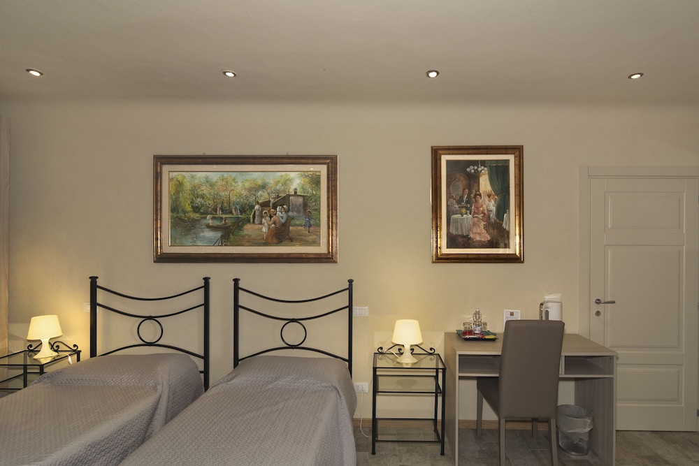 Comfort Double or Twin Room, Kitchenette photo 2