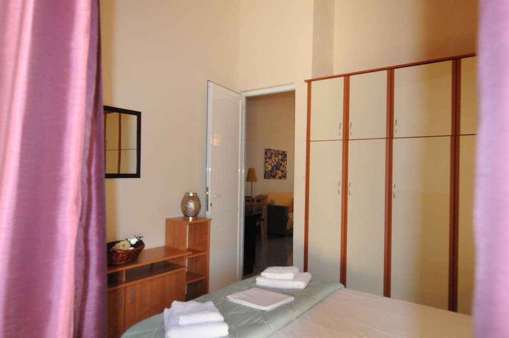 House, 2 Bedrooms
