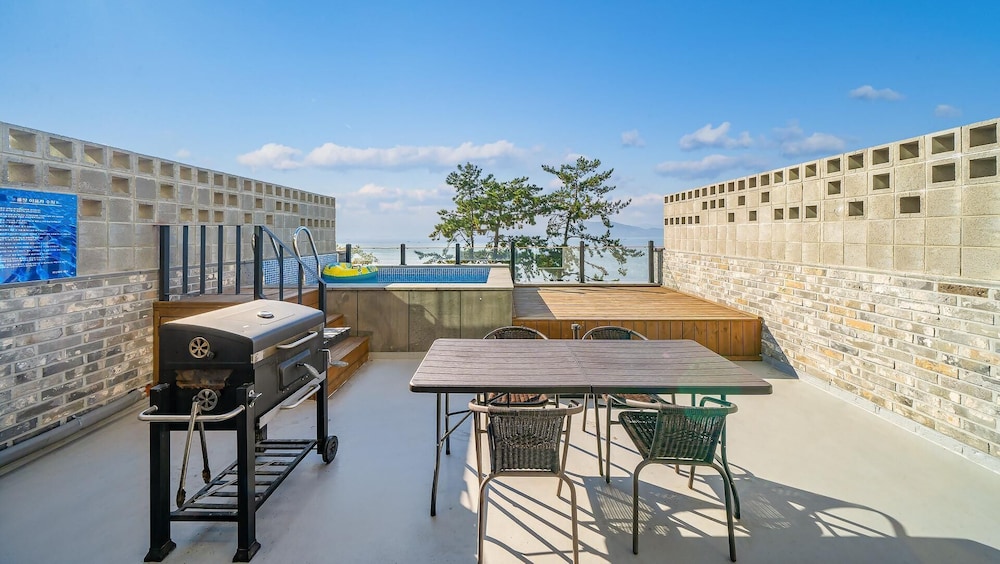 Basic Room, 1 Bedroom (102(Poolvilla, Ocean view)) photo 1