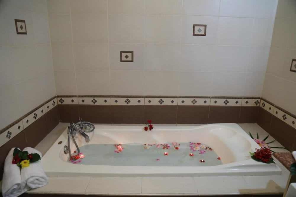 Deluxe Double Room, 1 Double Bed, Sea View, Oceanfront photo 2