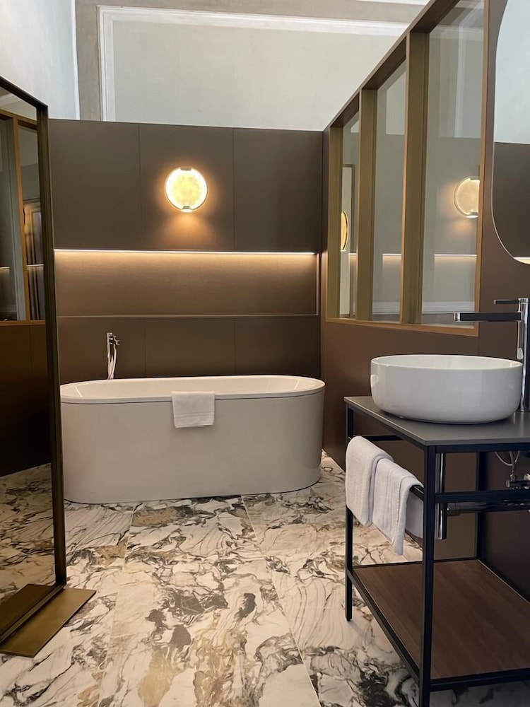 Superior Suite, Canal View photo 3