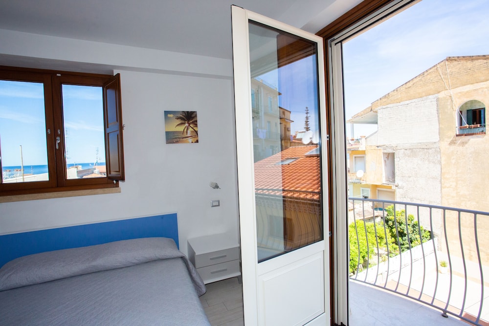 Superior Apartment, Ensuite, Sea View (dafne) photo 3