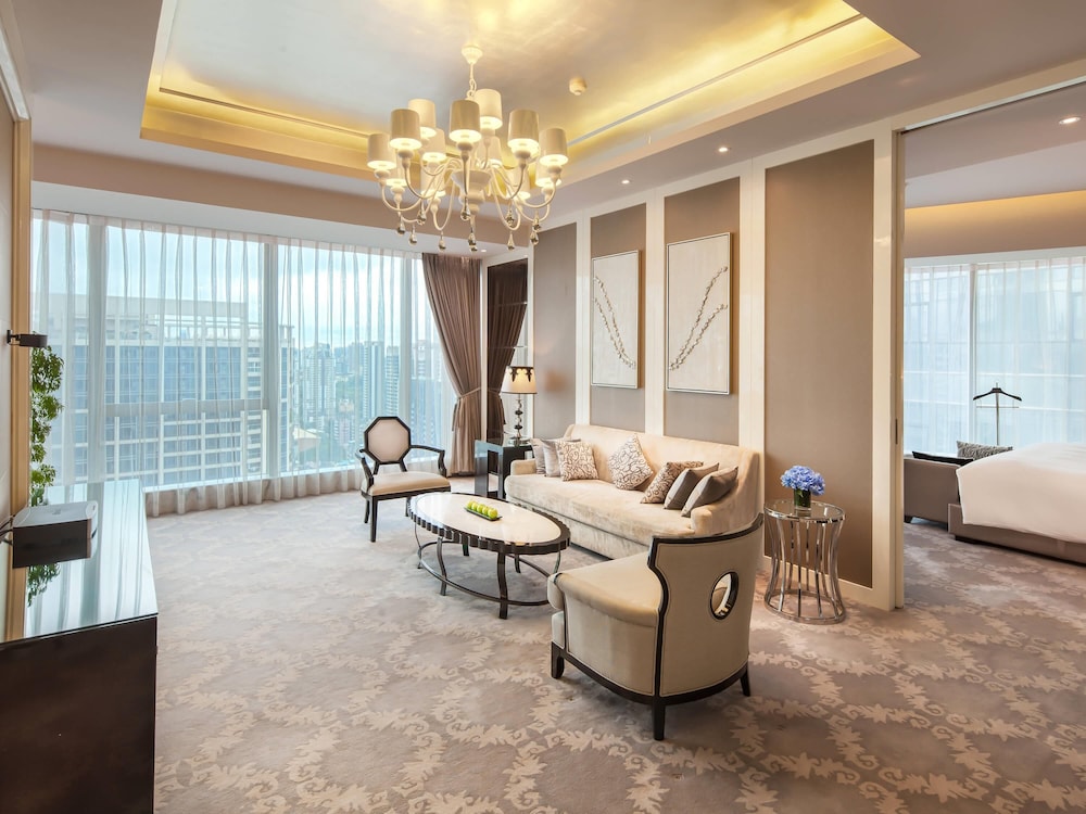Suite, 1 King Bed (Opera) photo 1