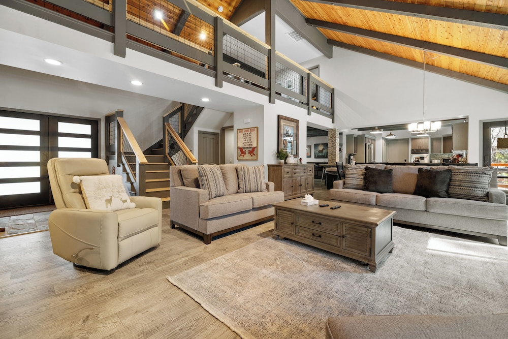 Cabin, Multiple Beds, Hot Tub, Mountain View