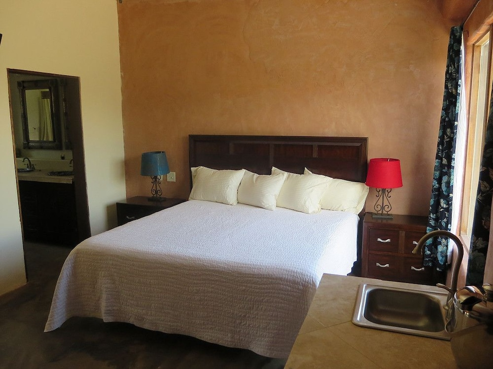 Premium Suite, 1 King Bed, Jetted Tub, Mountain View photo 1