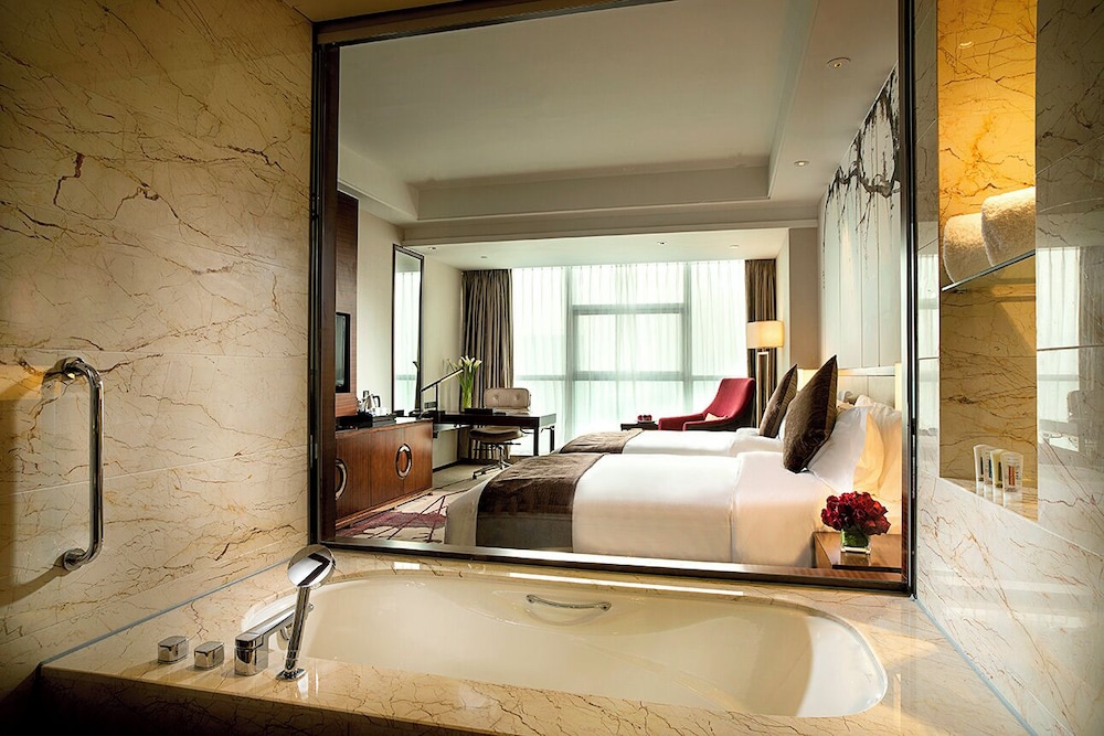 Lake View King Room photo 3