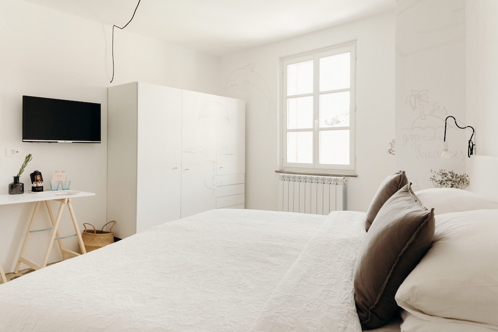 Classic Double Room, City View