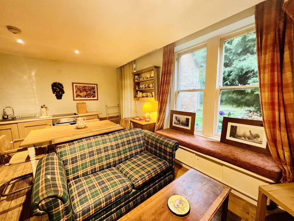 Comfort Room, Ensuite, Garden View