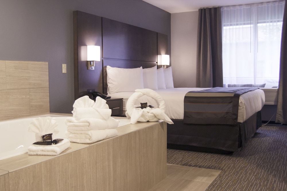 Suite, 1 King Bed, Non Smoking, Fireplace photo 2