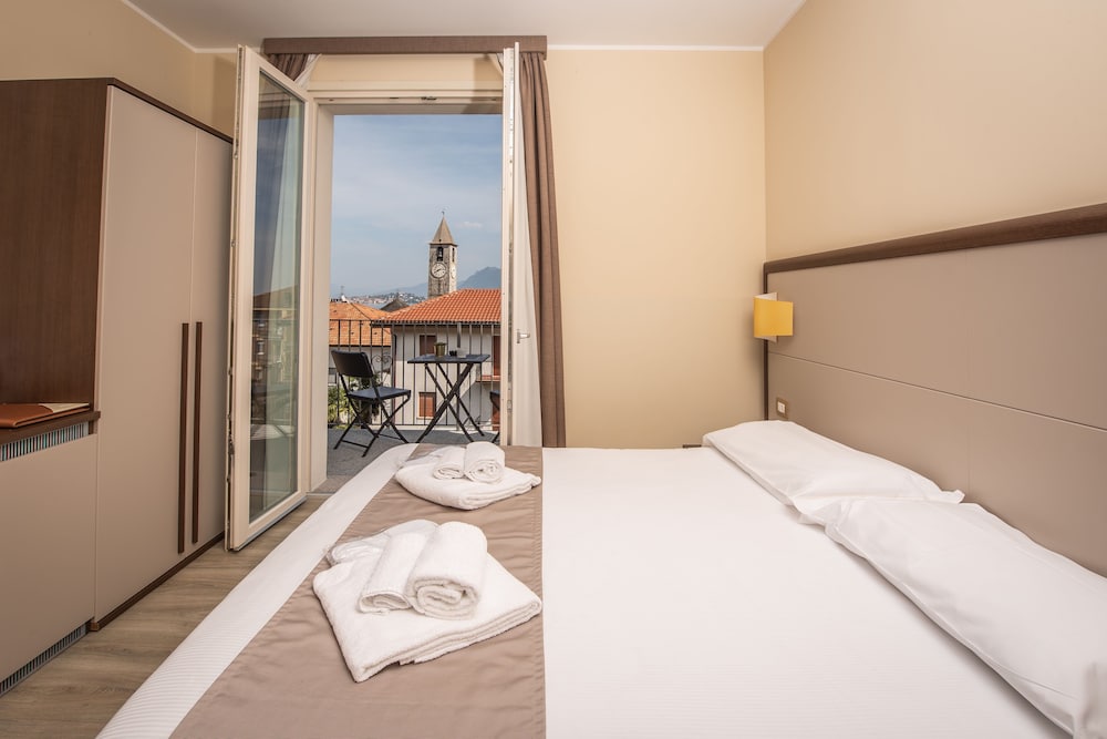 Deluxe Double Room, Balcony, Lake View