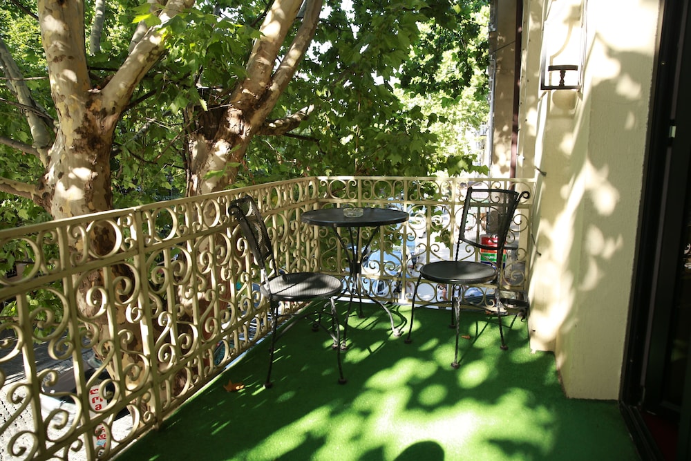 Deluxe Double Room, 1 Double Bed, Terrace, City View photo 2