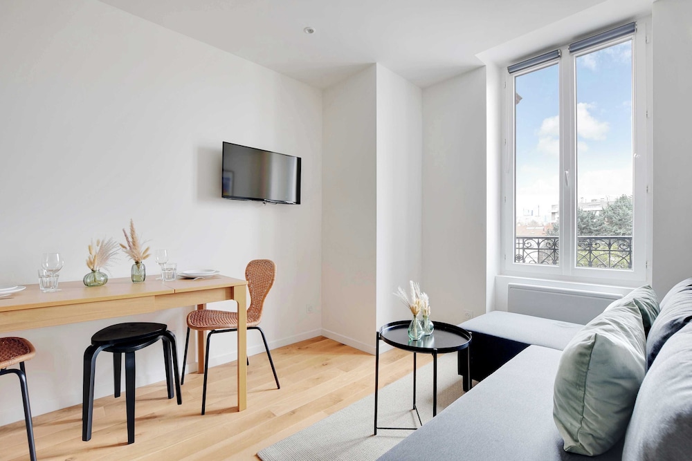 Apartment photo 1