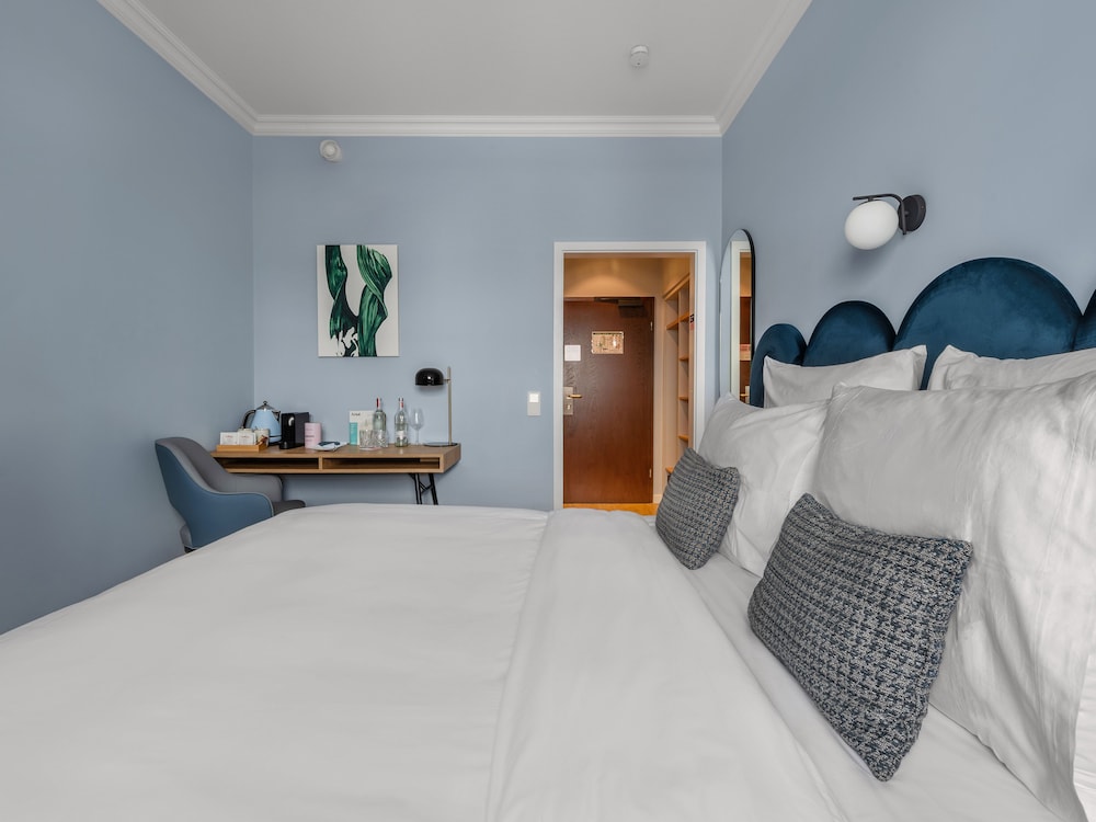 Standard Room - Photo 11