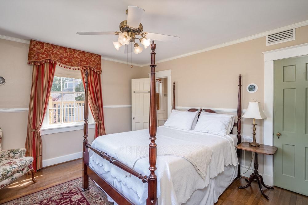 The William and Mary Suite, 2 Bedrooms