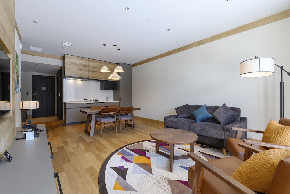 Basic Twin Room, 1 Bedroom, Non Smoking - Photo 4