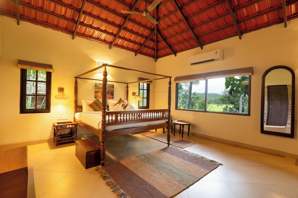 Paddy View Luxury Villa with Balcony