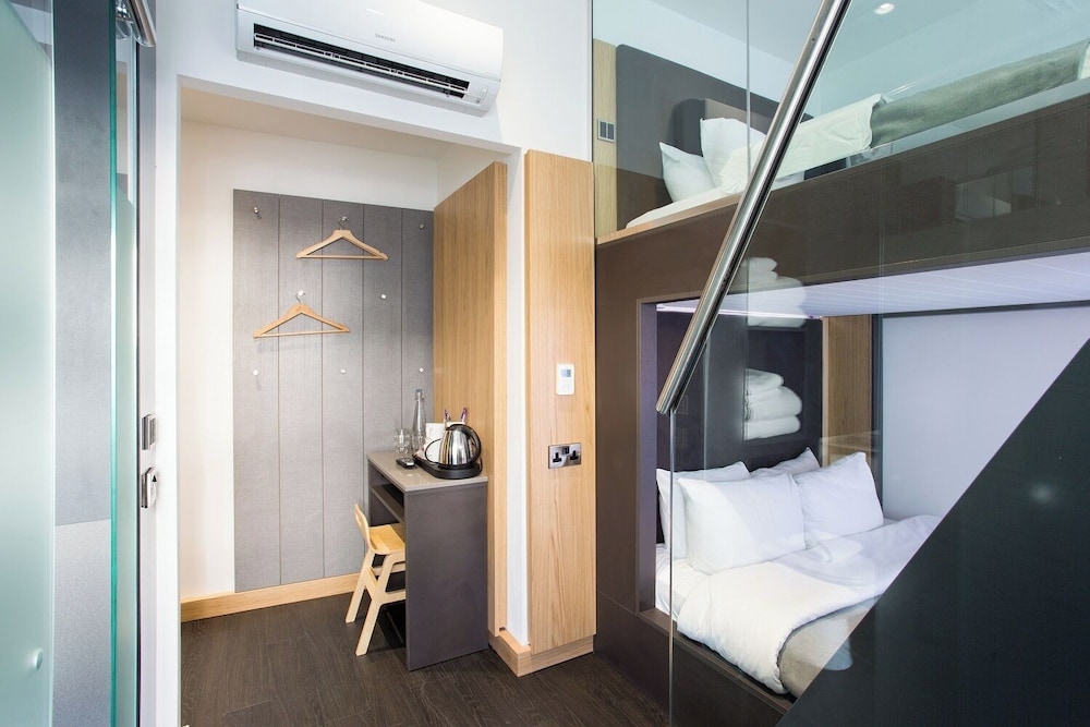 The Z Hotel City - Photo 16