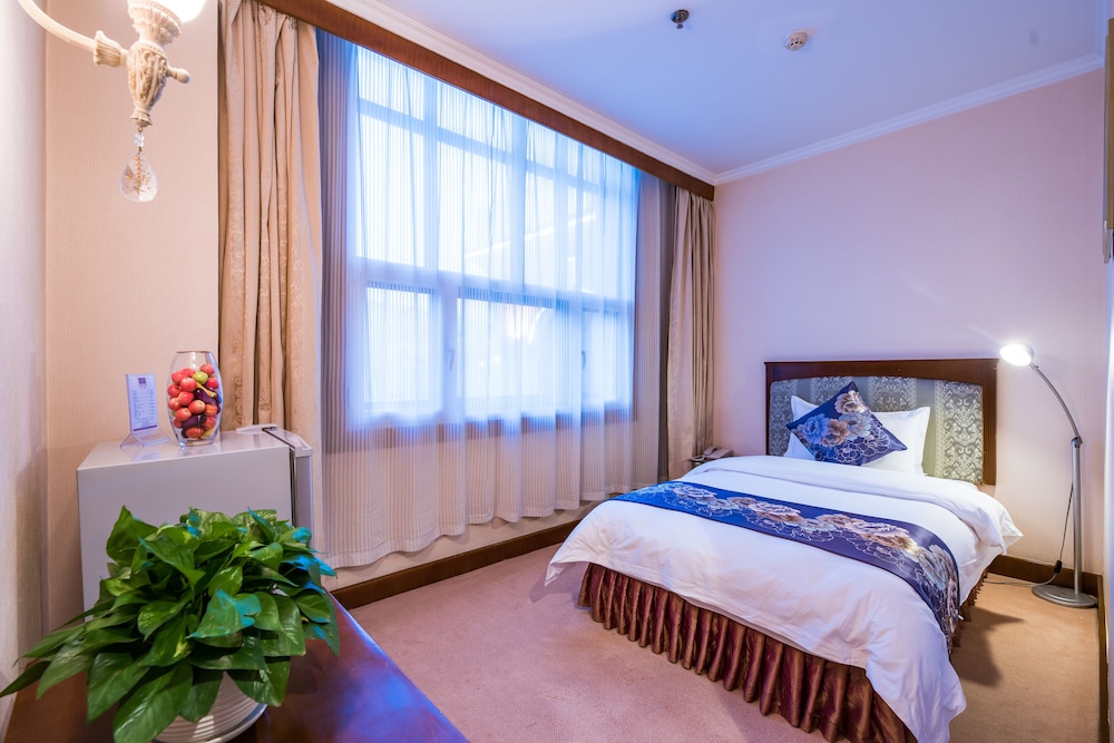 Family Suite (3 Beds)