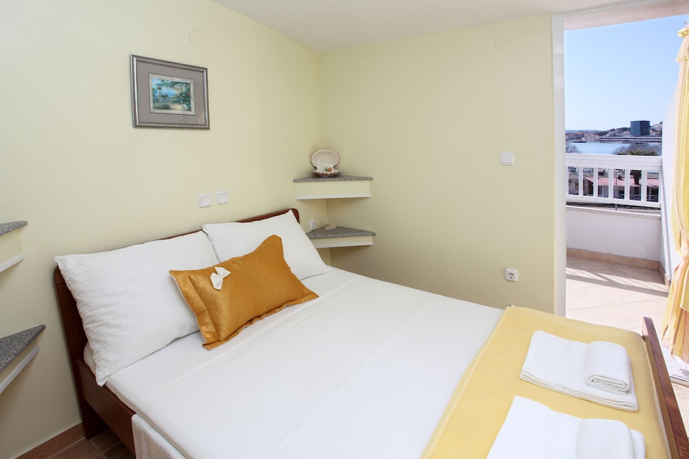 Comfort Studio, Balcony, Partial Sea View